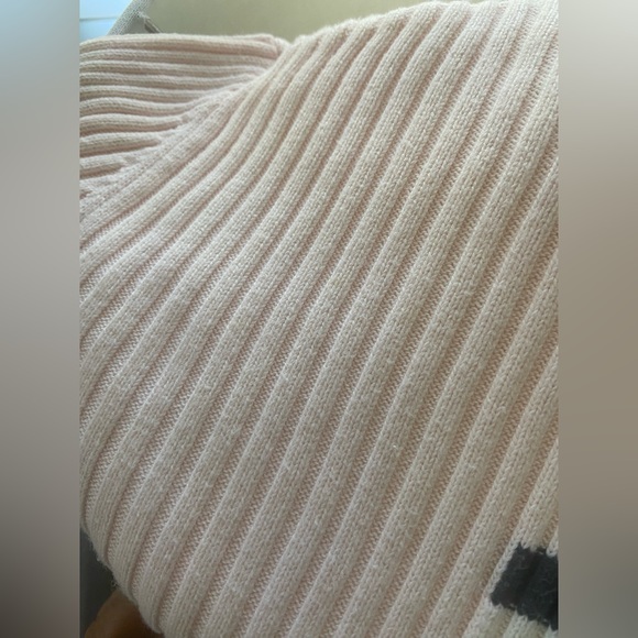 Sweater. - Picture 5 of 6